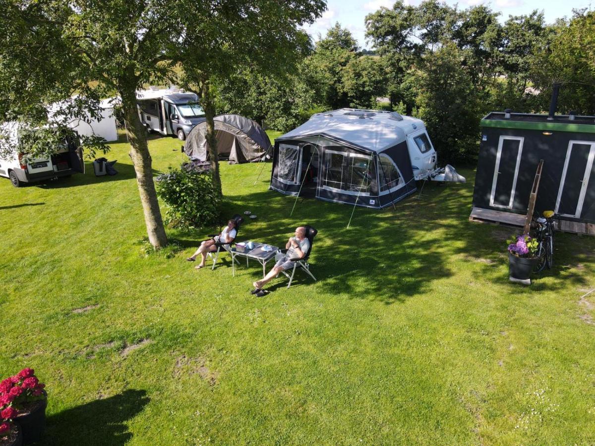 Camping De Tulpenweide Lege Kampeerplaats, Lege Plaats Op Het Gras Zonder Bed Breezand Екстериор снимка