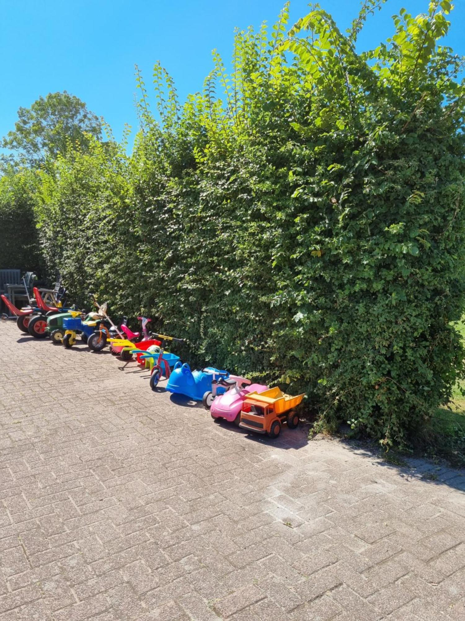 Camping De Tulpenweide Lege Kampeerplaats, Lege Plaats Op Het Gras Zonder Bed Breezand Екстериор снимка