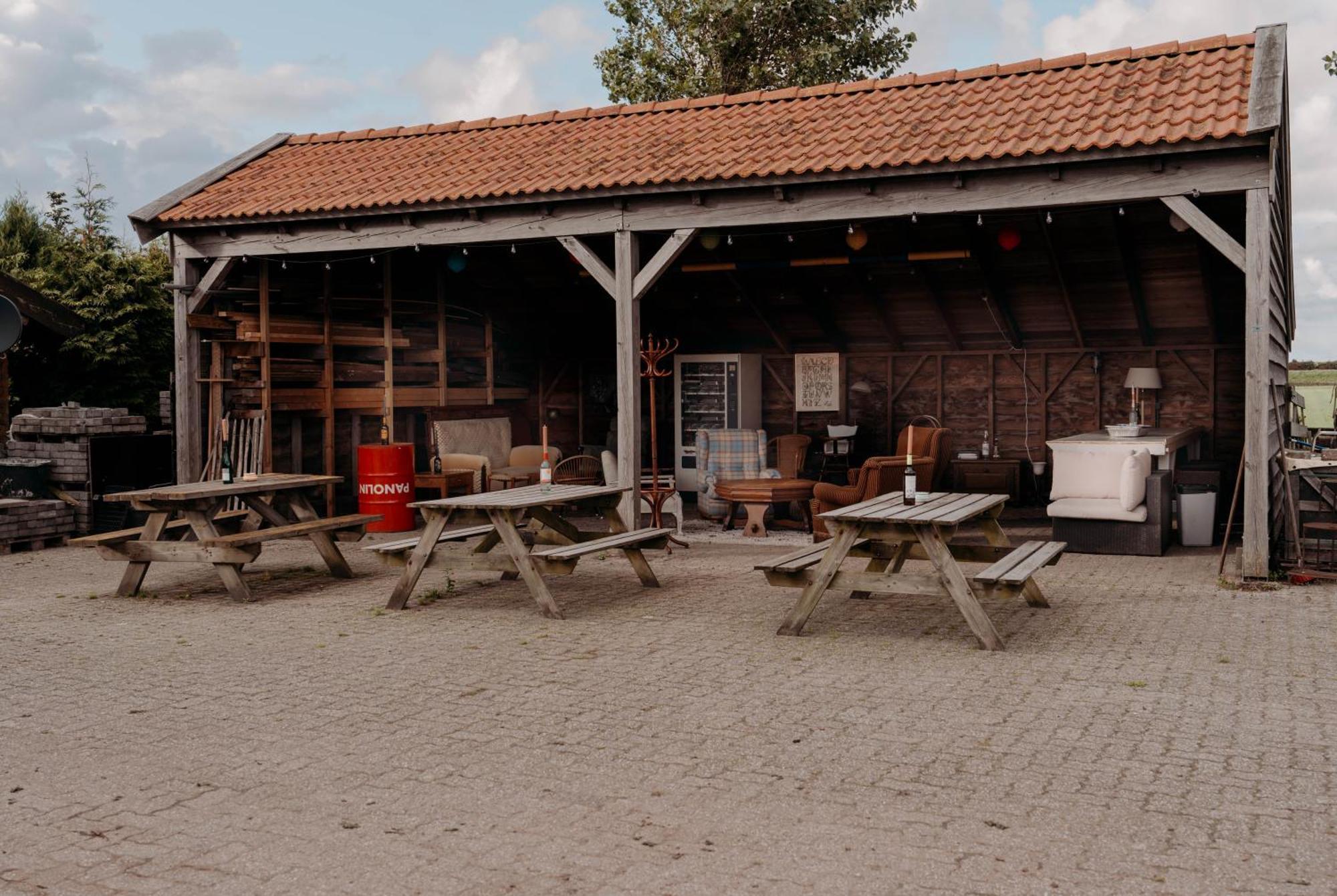 Camping De Tulpenweide Lege Kampeerplaats, Lege Plaats Op Het Gras Zonder Bed Breezand Екстериор снимка